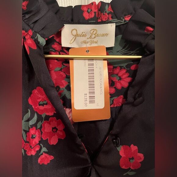 JB by Julie Brown Black and Red Flutter Sleeve Blouse - Picture 3 of 10